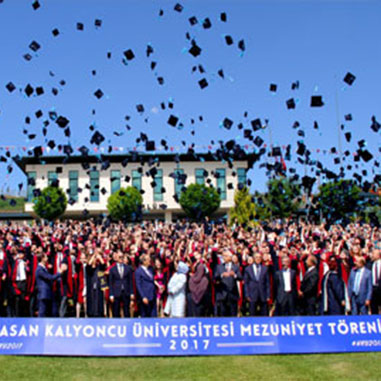 HKÜ III. Mezunlarını Vermenin Heyecanını Yaşadı 1