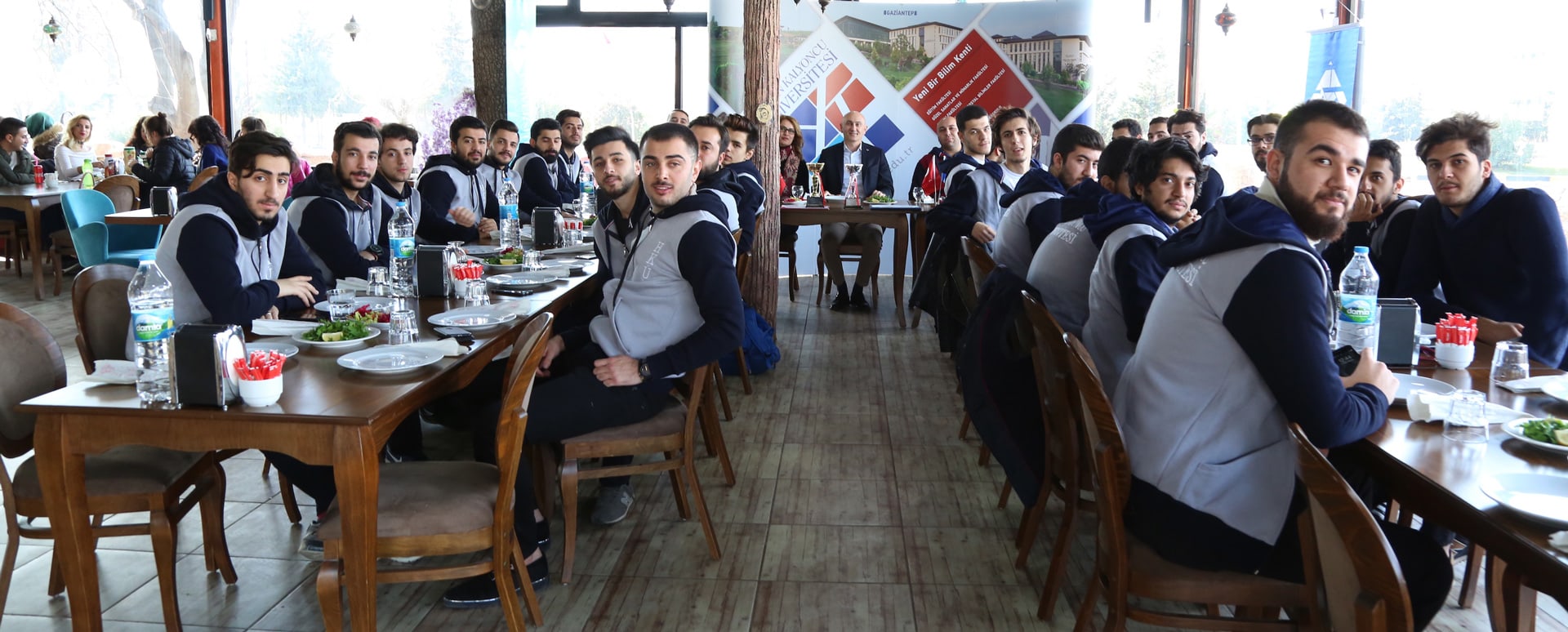 HKÜ Sporcuları Kupayla Döndü