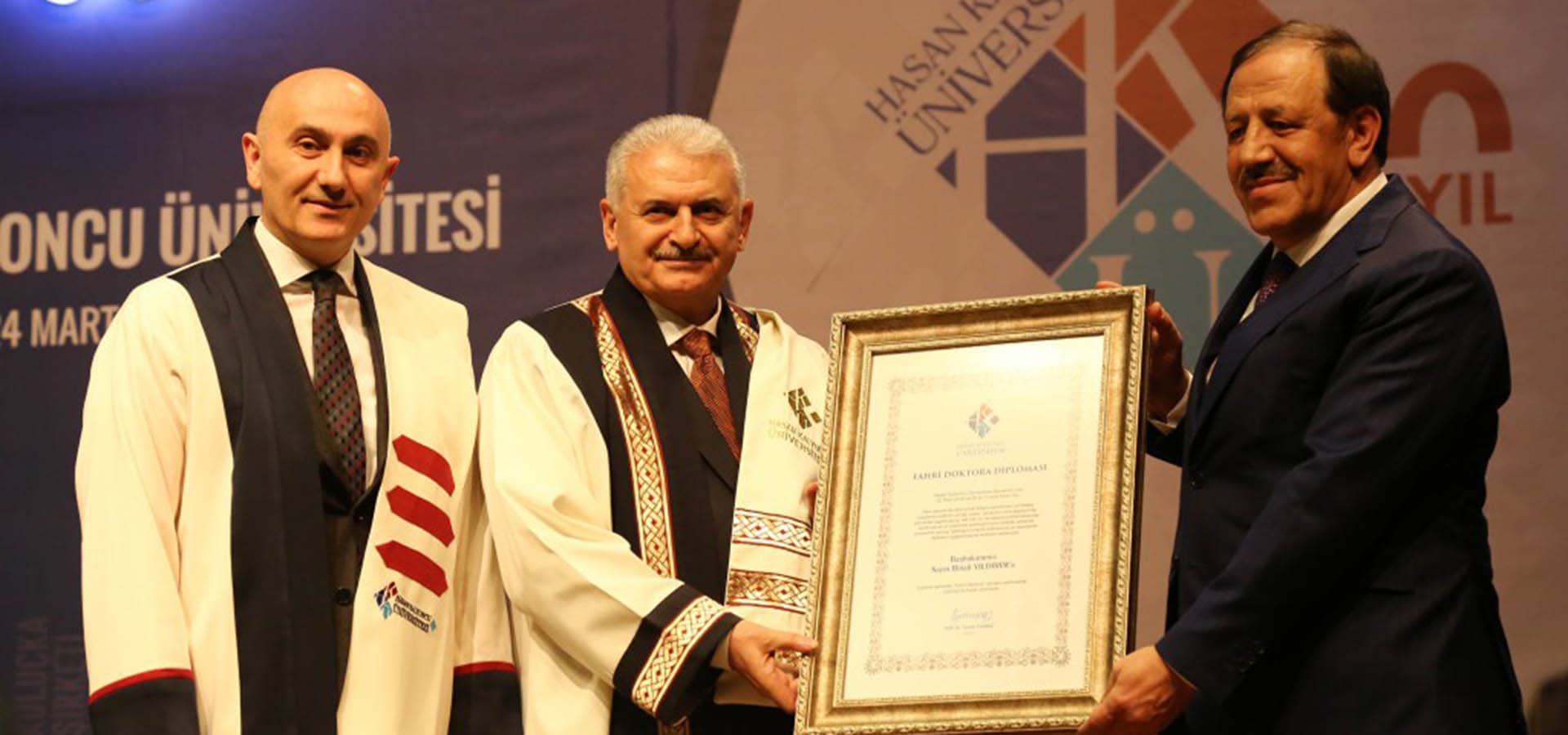 Başbakan Binali Yıldırım'a Fahri Doktora Ünvanı