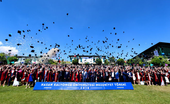 HKÜ 10. Yılında Mezunlarını Uğurlamanın Gururunu Yaşadı-manset
