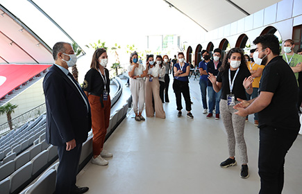 HKU Campus Reunites with Its Students