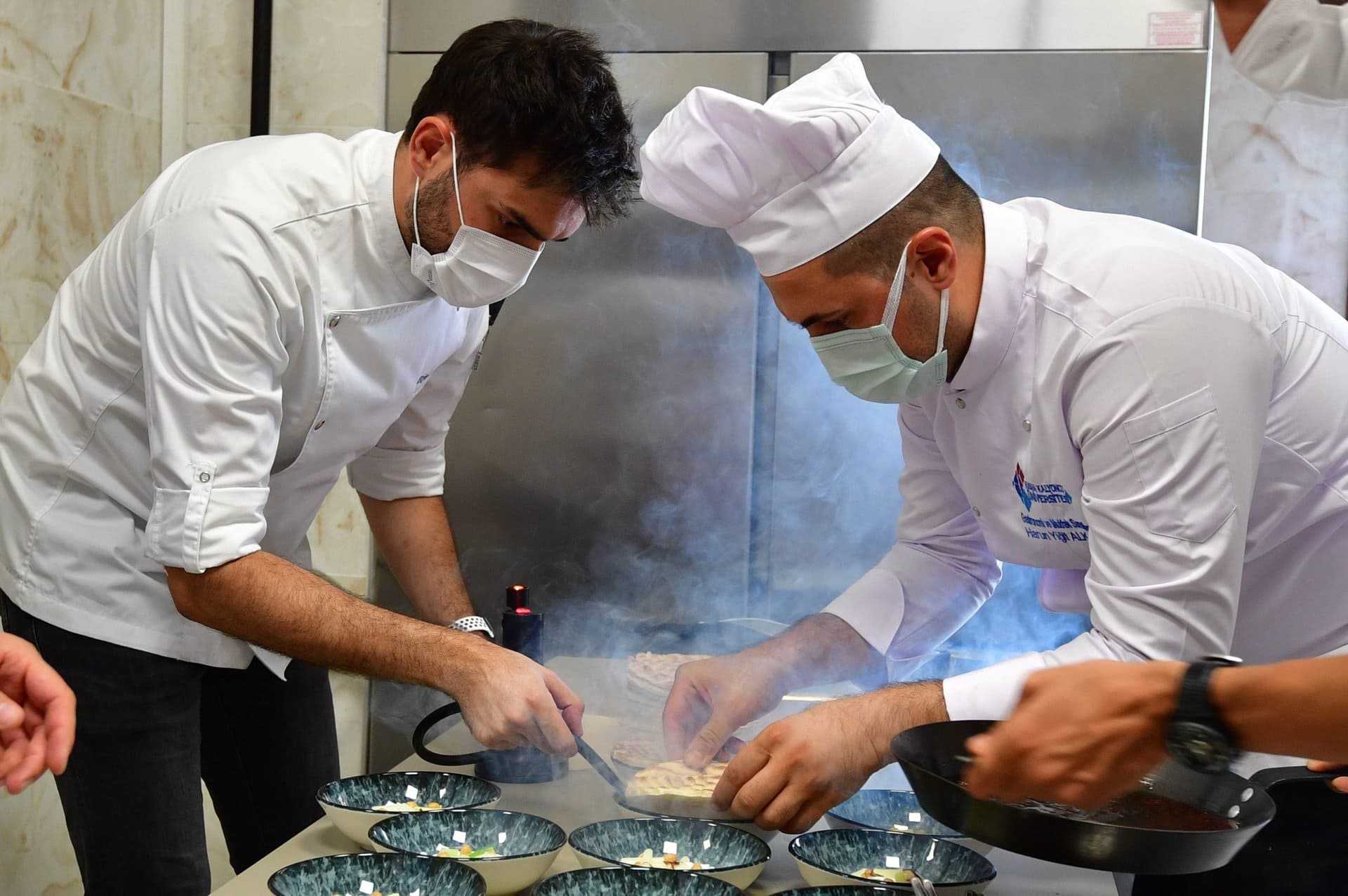 hku gastronomi ve mutfak sanatlari bolumu lansmaninda ekin sef ten yenilebilir sanat soleni hasan kalyoncu universitesi