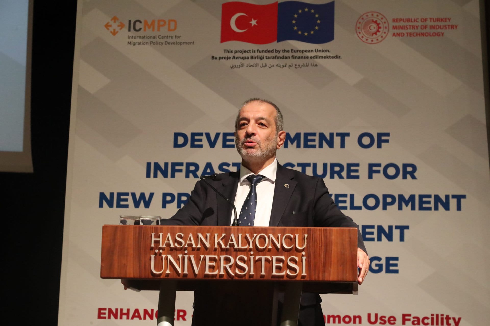 HKU Rektoru Prof. Dr. Turkay Dereli 1