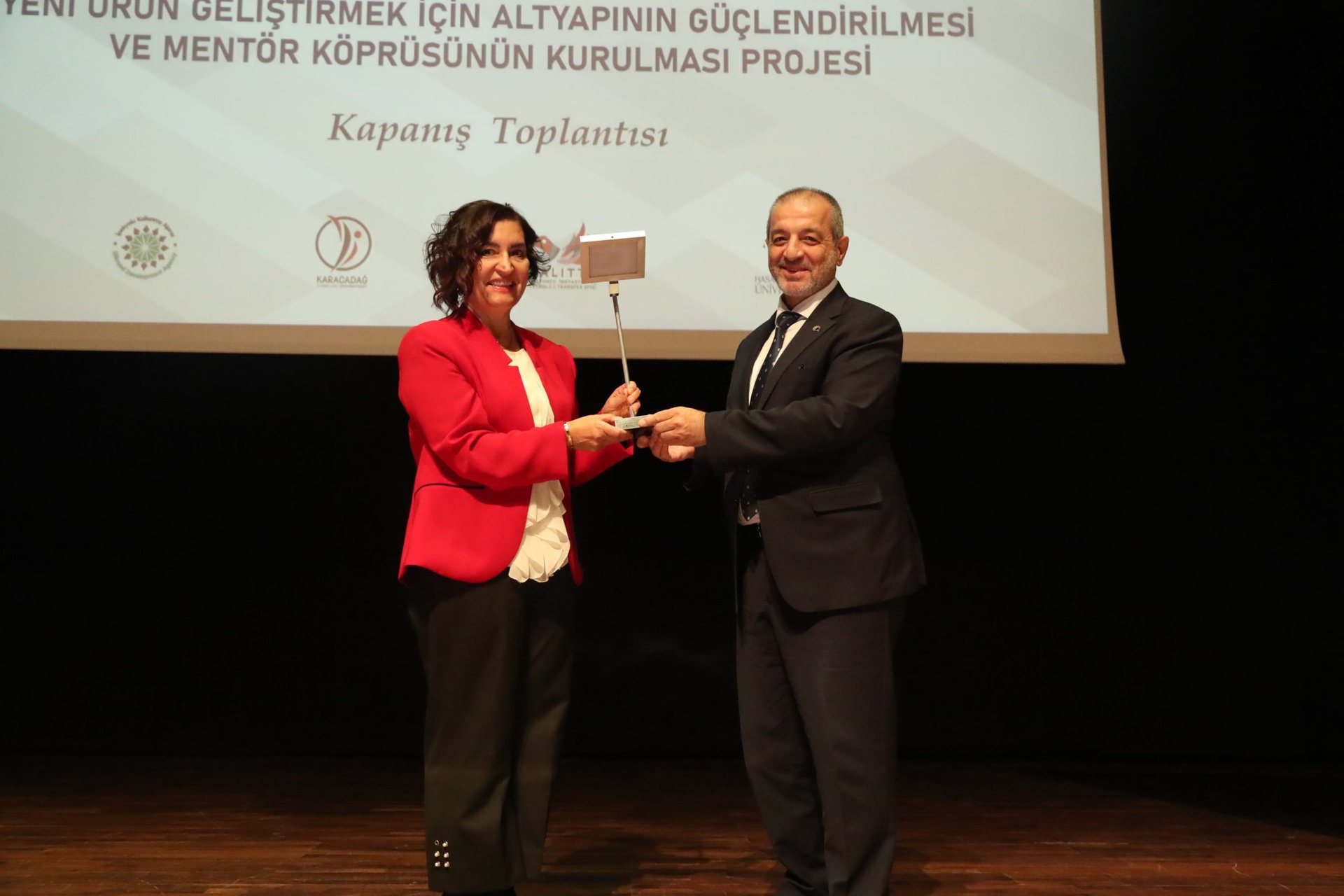 HKU Rektoru Prof. Dr. Turkay Dereli gunun anisina ICMPDEnhancer Projesi Goc ve Kalkinma Portfolyo Yoneticisi Pinar Yapanog...