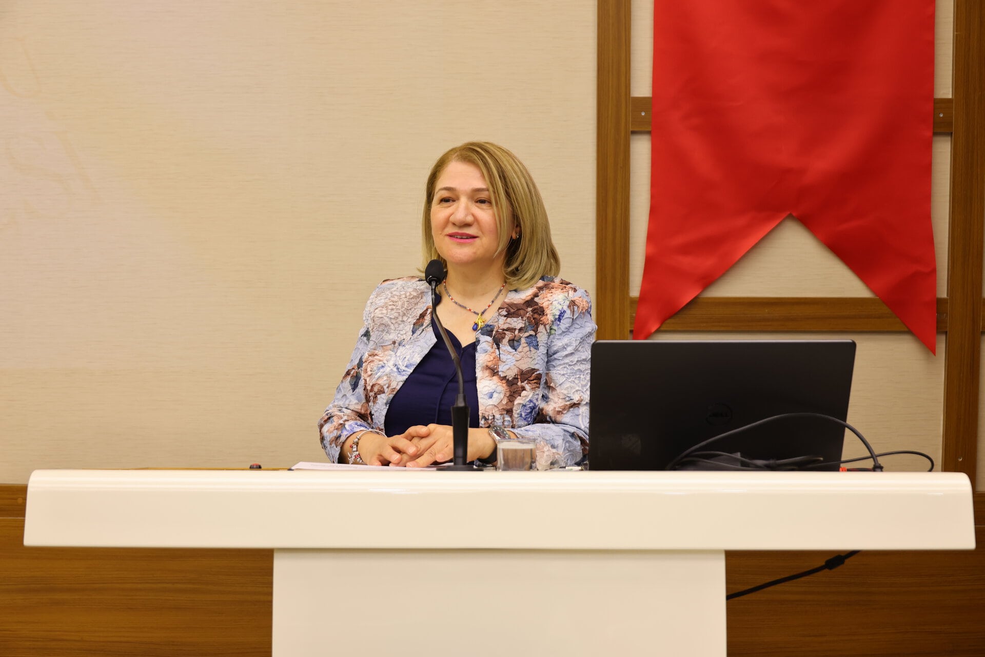 HKUde Hemsirelikte Kulturlerarasi Etkilesim ve Is Birligi Sempozyumu Duzenlendi18