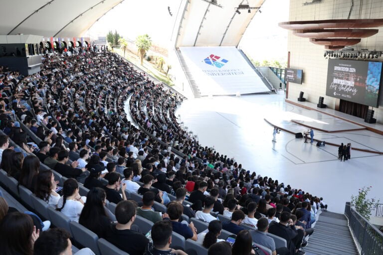 Hasan Kalyoncu University welcomed nearly 2,000 new students with a ‘Welcome!’ message.
