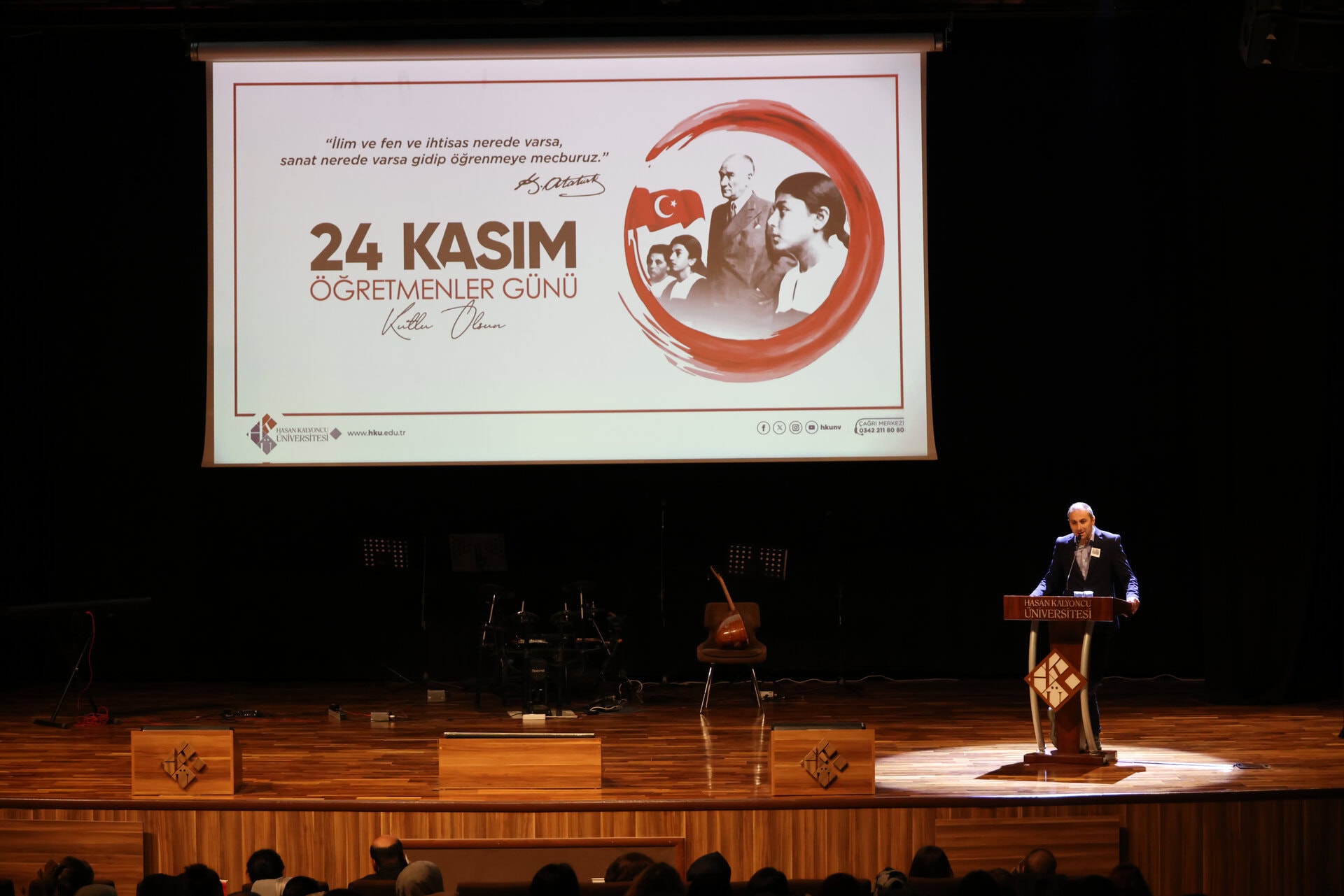 HKUde Duygulandiran Ogretmenler Gunu Kutlamasi