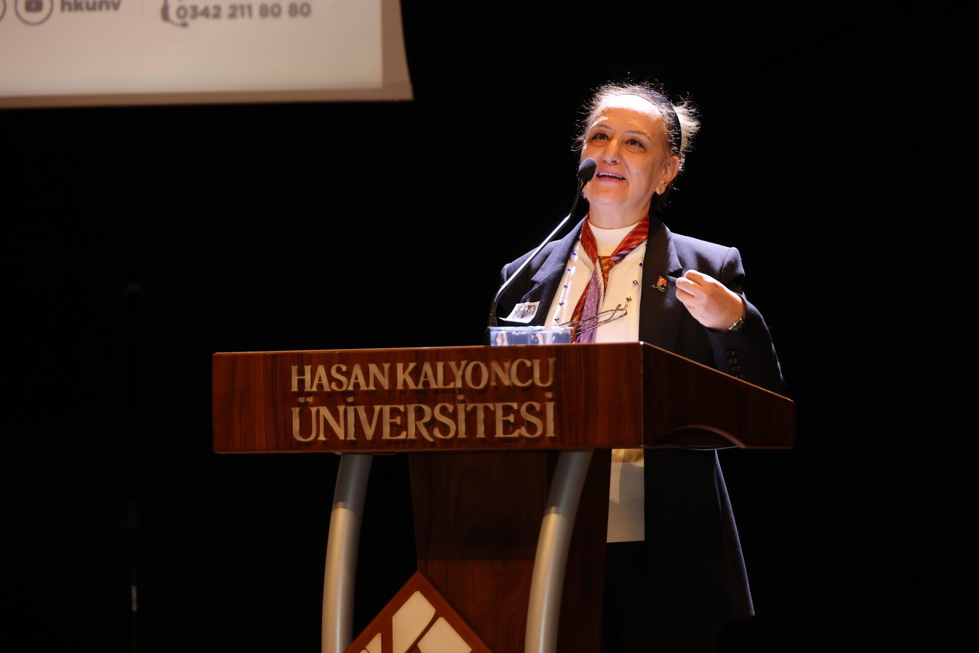 HKUde Duygulandiran Ogretmenler Gunu Kutlamasi