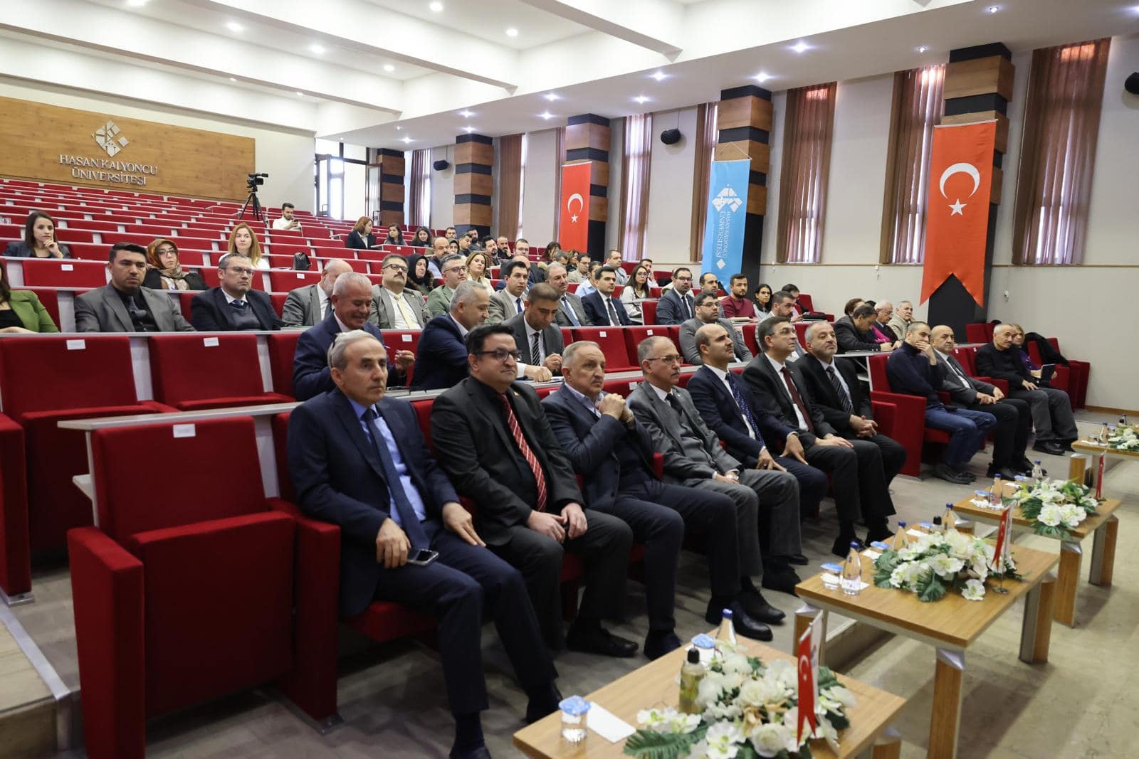 HKU Convenes 2024 External Advisory Board Meeting with Stakeholders