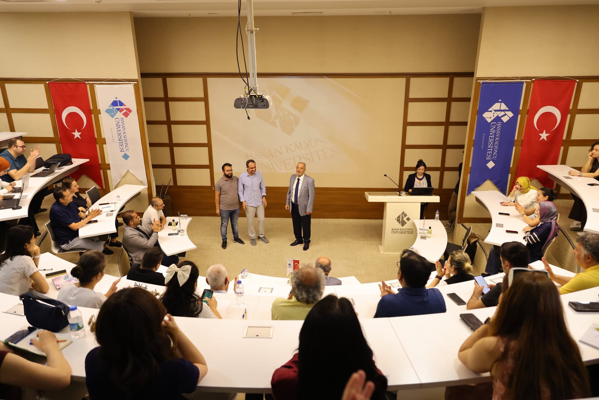 Hasan Kalyoncu Universitesinde Stratejik Arastirma ve Performans Analiz Semineri Gerceklestirildi3