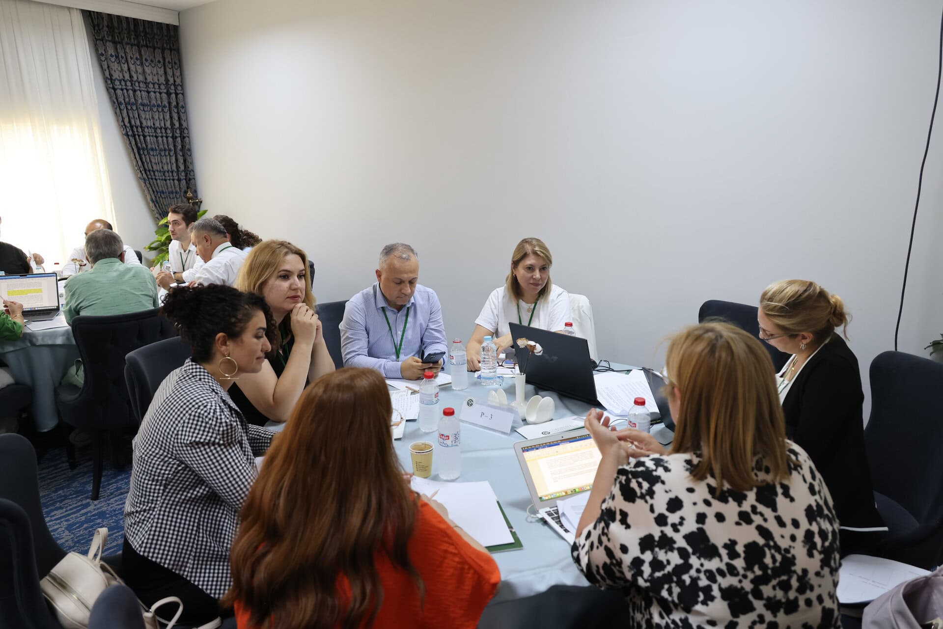 İstasyon Akademi Buluşmasında kadın akademisyenlerin yuvarlak masa çalışması