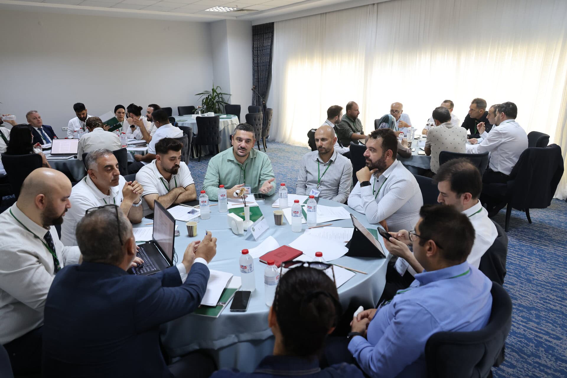 HKÜ İstasyon Akademi Bölgesel İş Birliği Buluşması yuvarlak masa çalıştay görseli