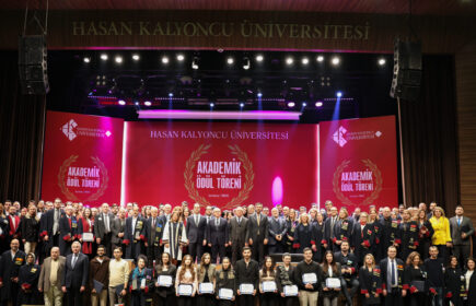 Hasan Kalyoncu Üniversitesi’nde “Akademik Ödül Töreni” Gerçekleştirildi100 Hasan Kalyoncu Üniversitesi’nde “Akademik Ödül Töreni” Gerçekleştirildi100
