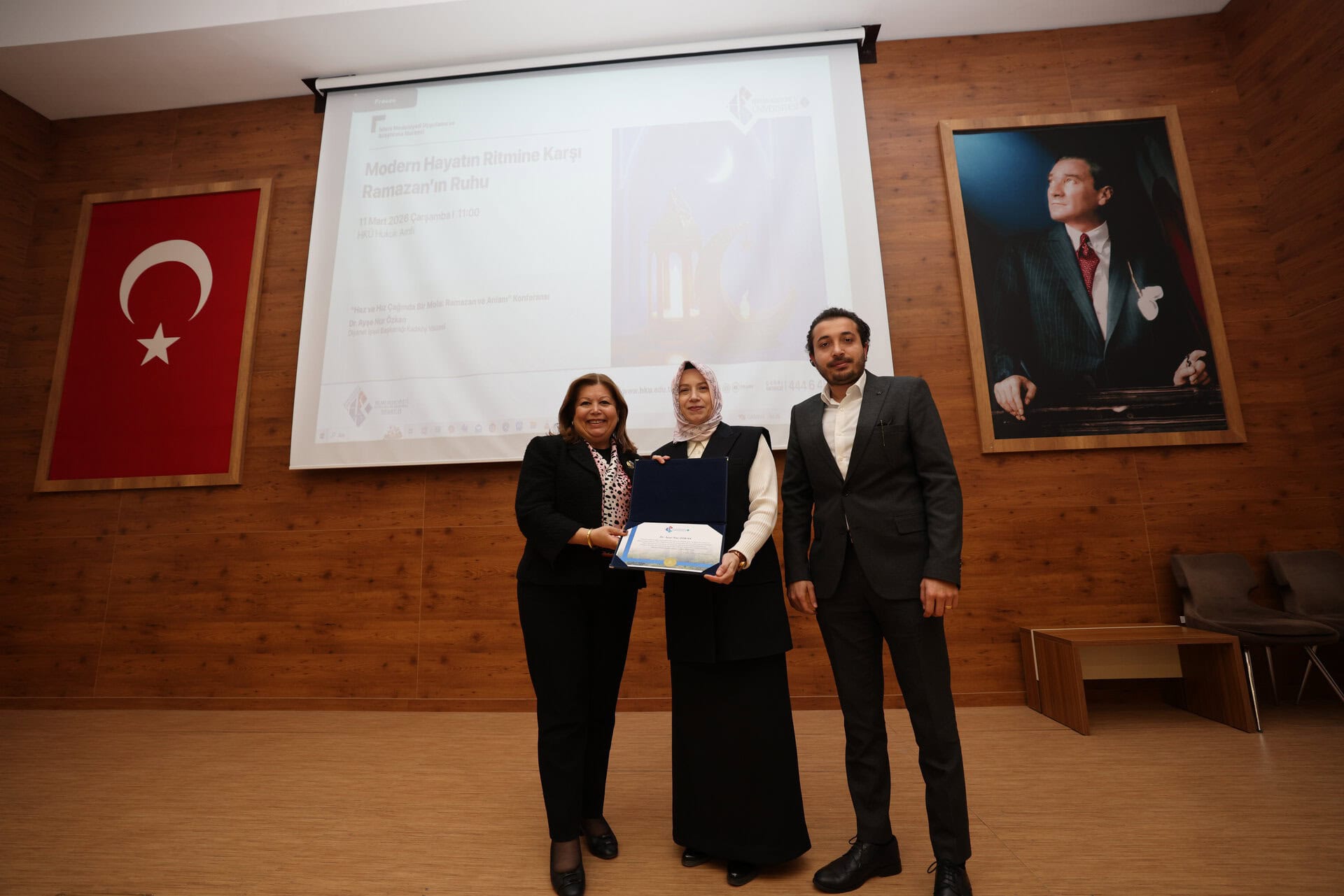 Ramazan’ın ruhu ve modern hayatın uyumu konferansı, HKÜ’de düzenlendi.