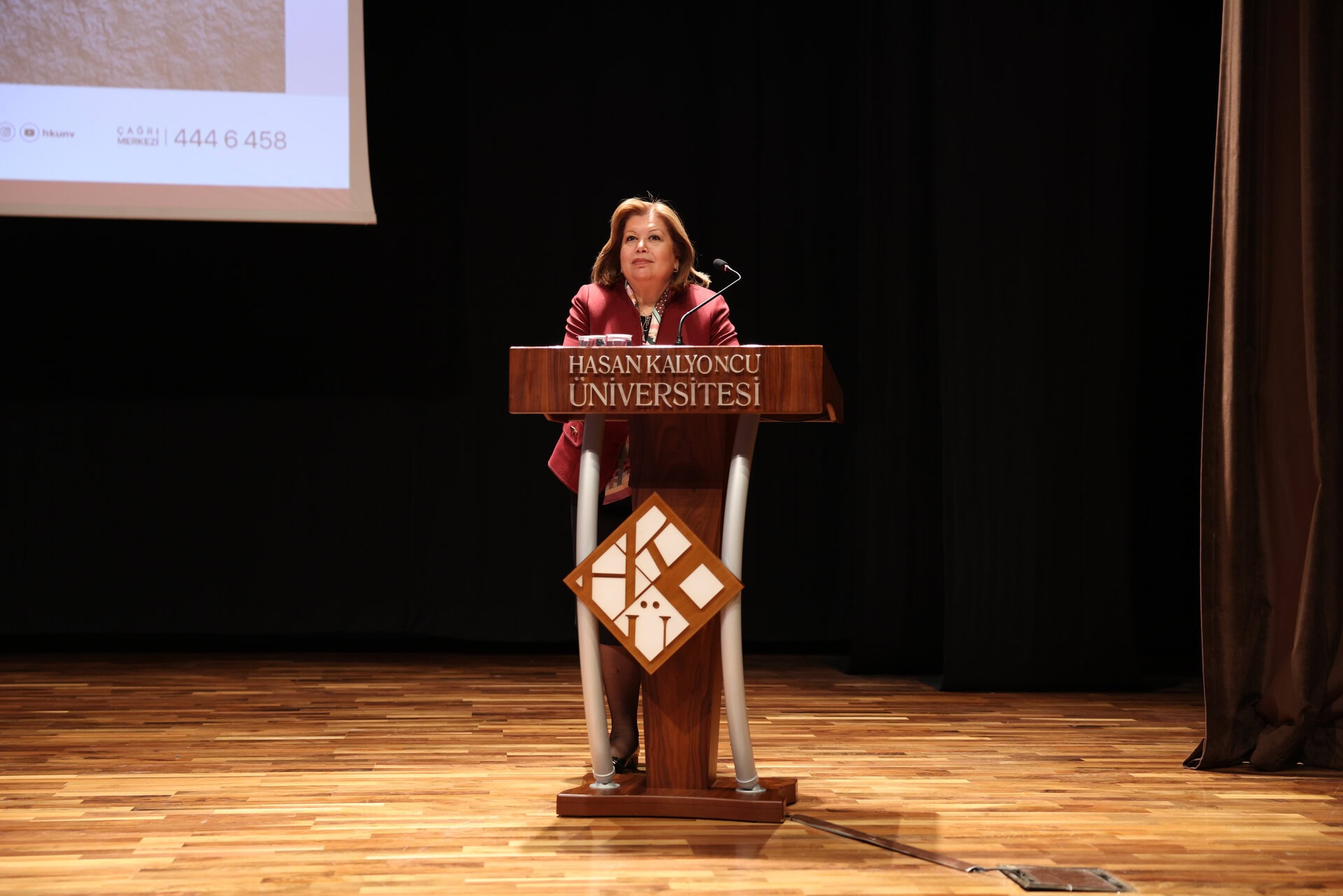 Hasan Kalyoncu Üniversitesi'nde yara ve yanık tedavisi konferansı konuşmacısı.